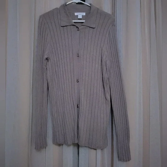 Liz Claiborne Long Sleeve Button Front Collared Tunic Sweater, Beige, EUC! - Picture 2 of 9